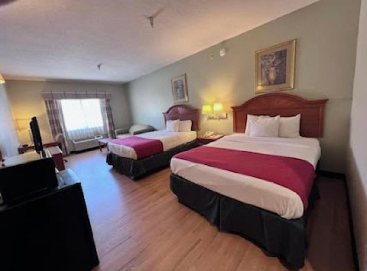 Americas Best Value Inn Wiggins Exterior photo