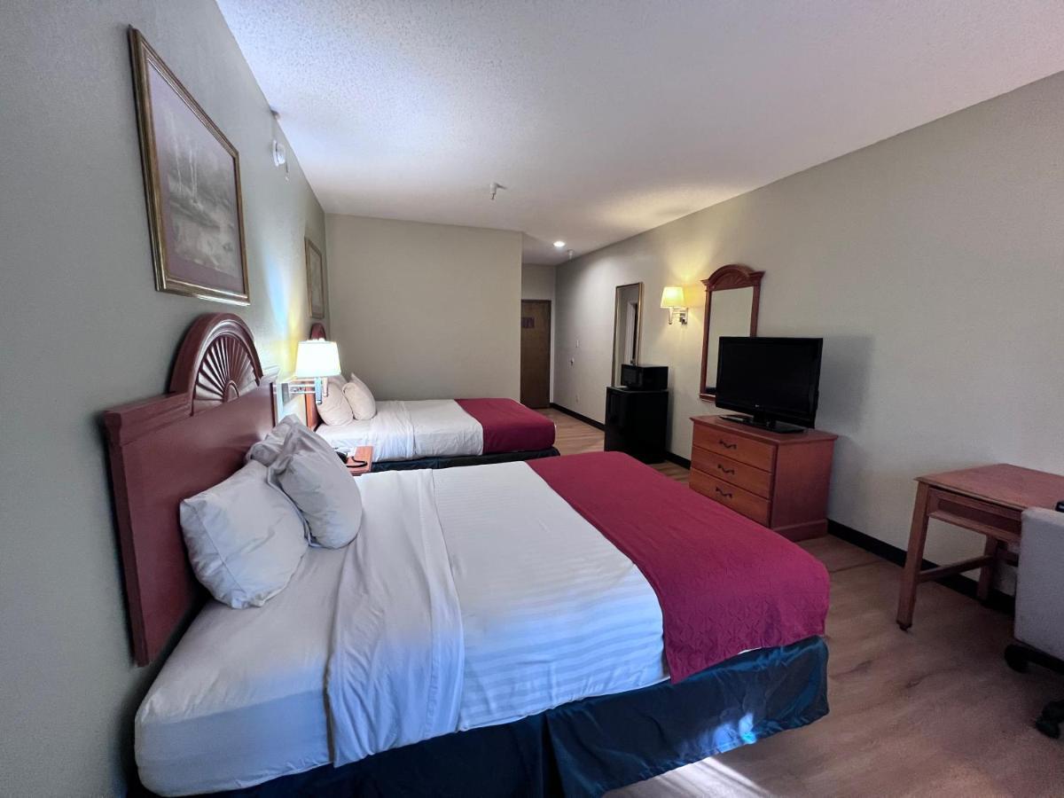 Americas Best Value Inn Wiggins Exterior photo