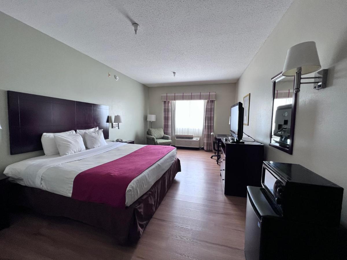 Americas Best Value Inn Wiggins Exterior photo