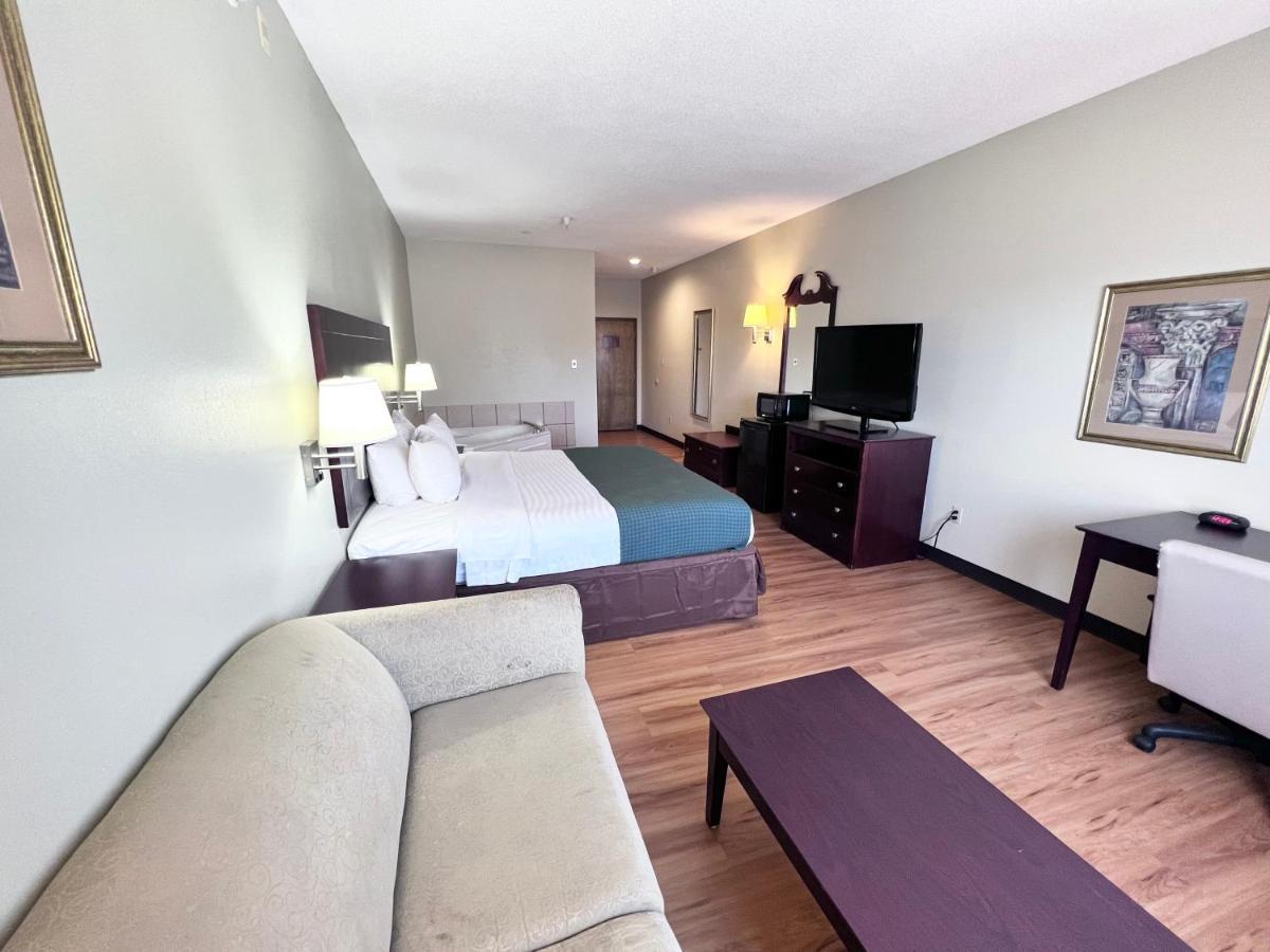 Americas Best Value Inn Wiggins Exterior photo