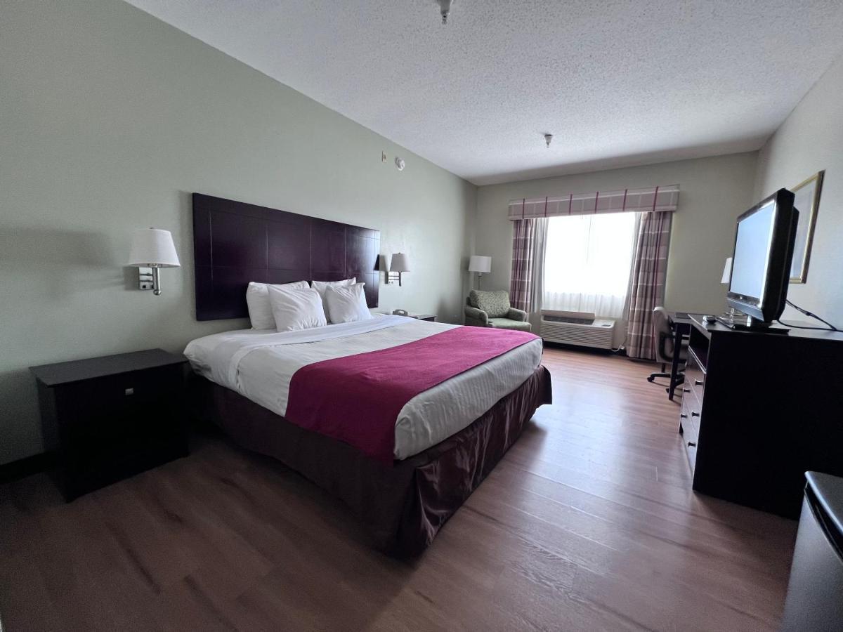 Americas Best Value Inn Wiggins Exterior photo