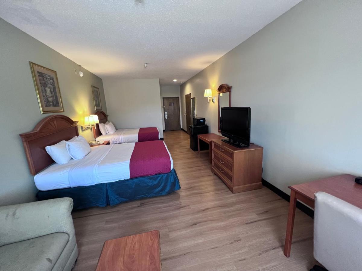Americas Best Value Inn Wiggins Exterior photo