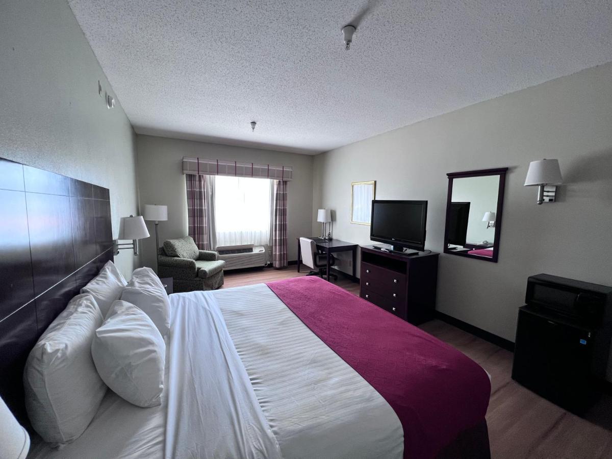 Americas Best Value Inn Wiggins Exterior photo