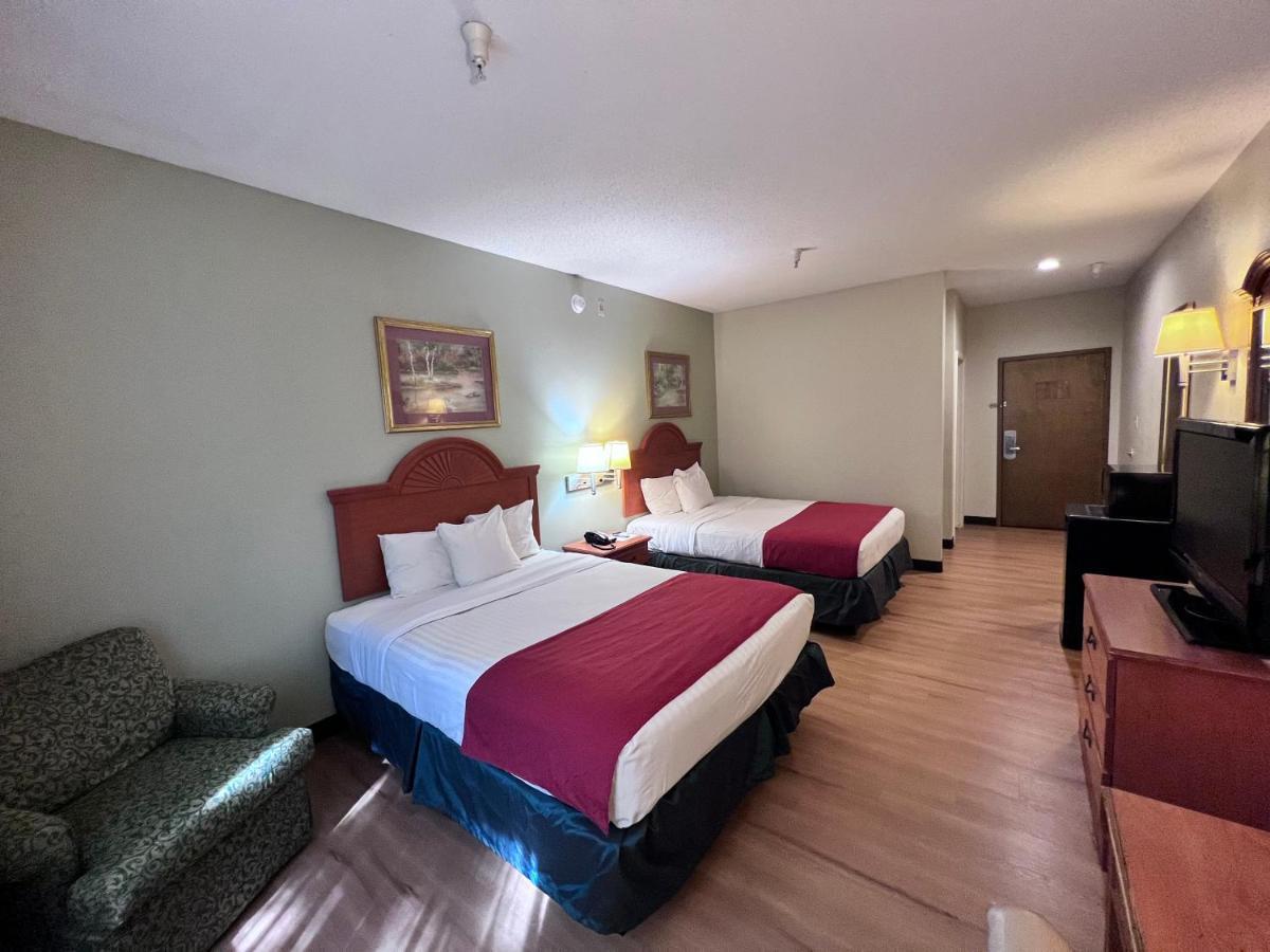 Americas Best Value Inn Wiggins Exterior photo