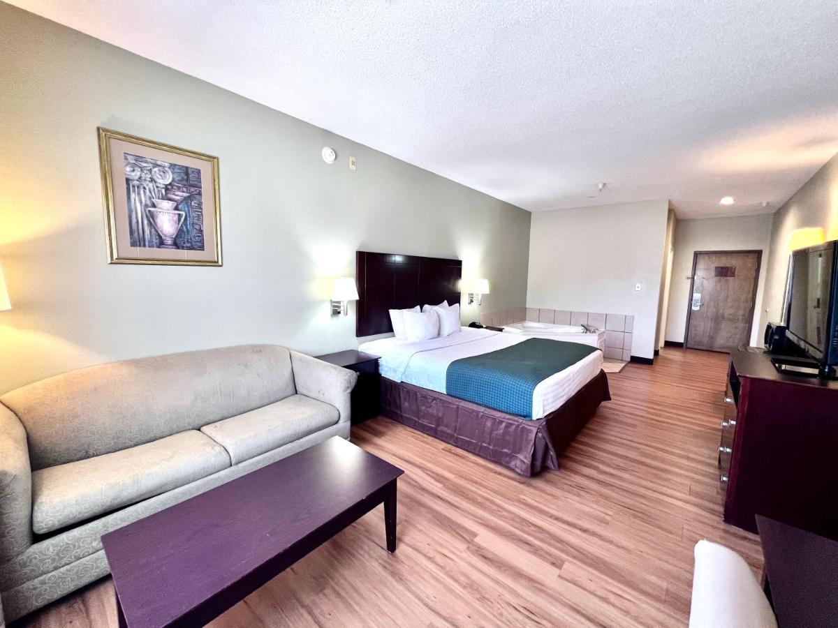 Americas Best Value Inn Wiggins Exterior photo